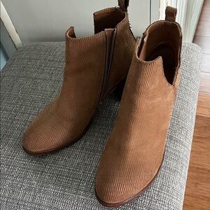 Band of Gypsies Tan Ankle Booties